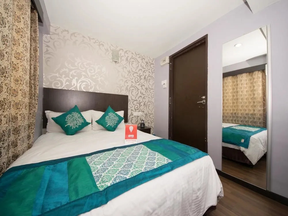 OYO 110 Cosmic Hotel
