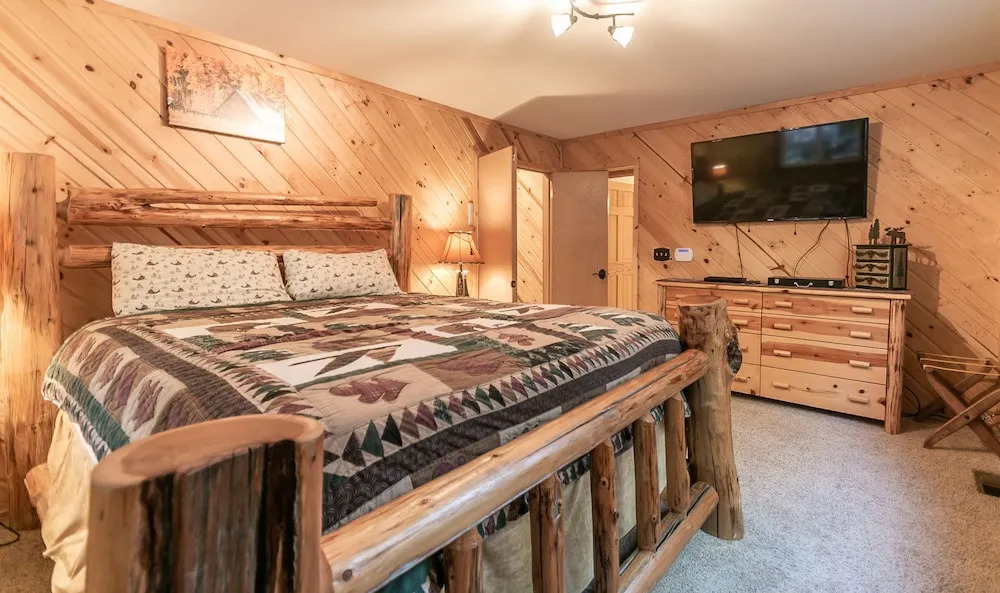 Boulder Lodge Apartment 3 NW Comfy Cabins