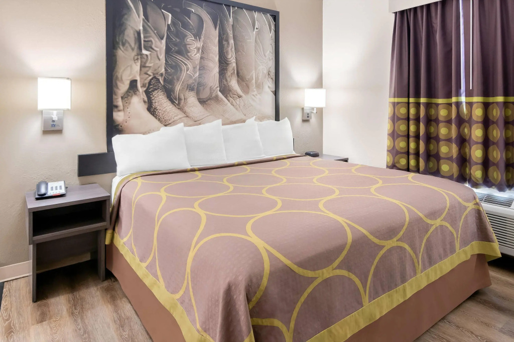 Super 8 by Wyndham Fort Worth Stockyards
