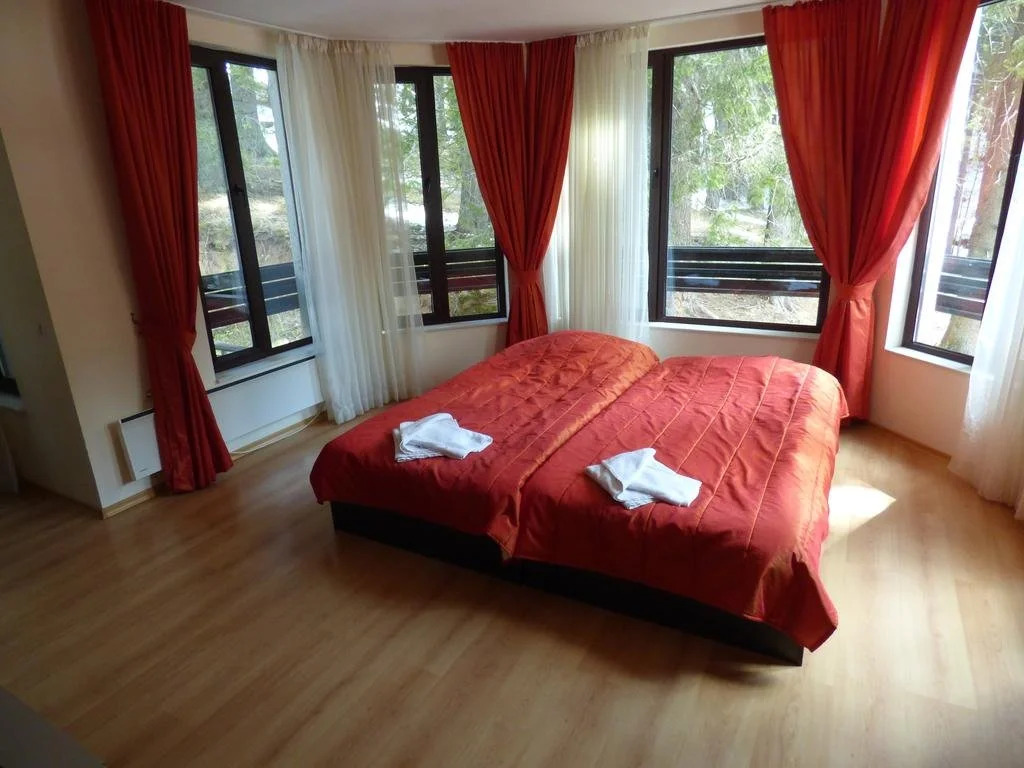 Hotel Ela - UTB P. Hilendarski