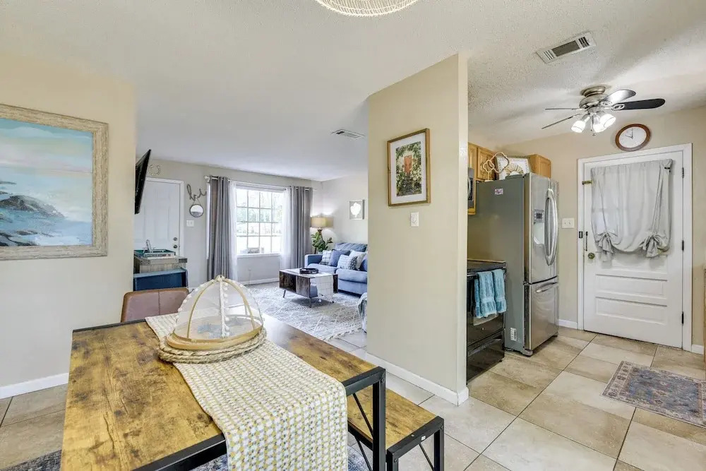 2 Mi to Beach, Near Airport: Heart of Fort Walton