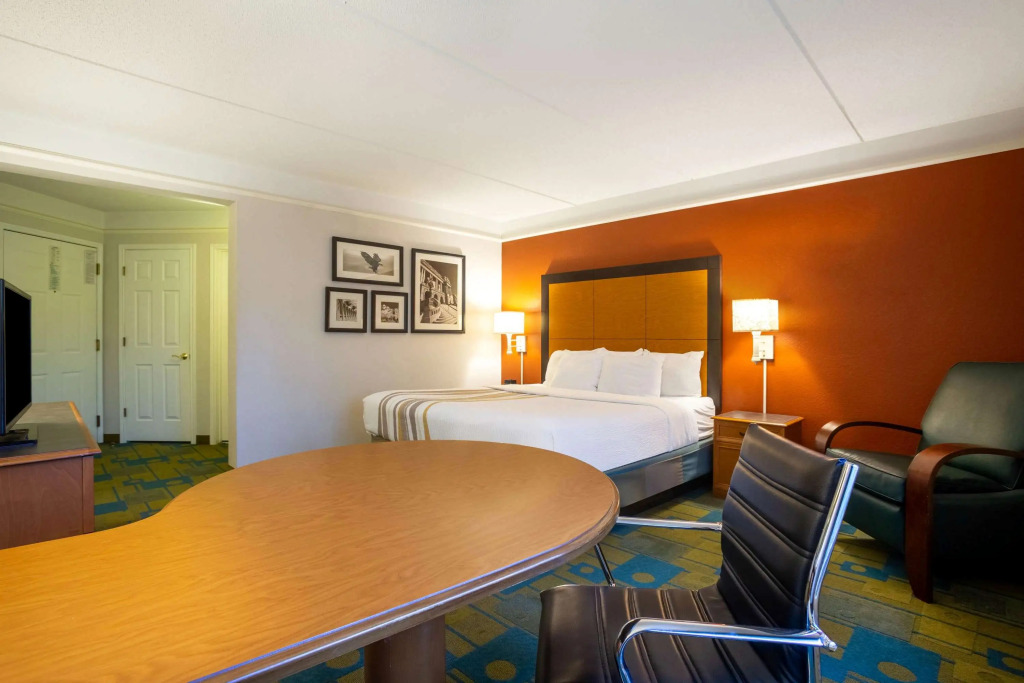 La Quinta by Wyndham Charlotte Airport South