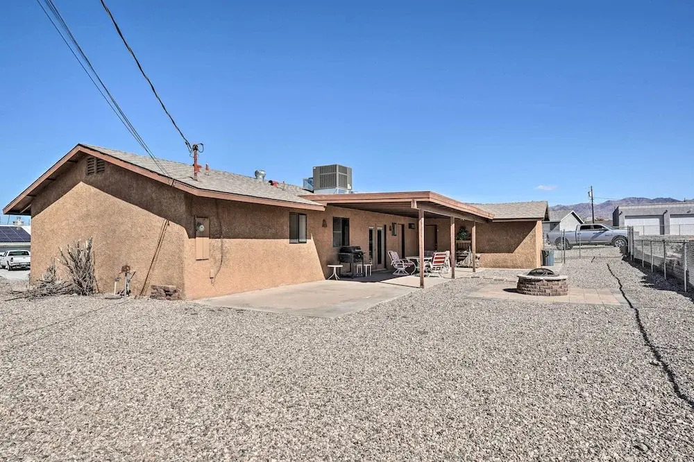 2 Mi to Lake: Home w/ Fire Pit in Arizona