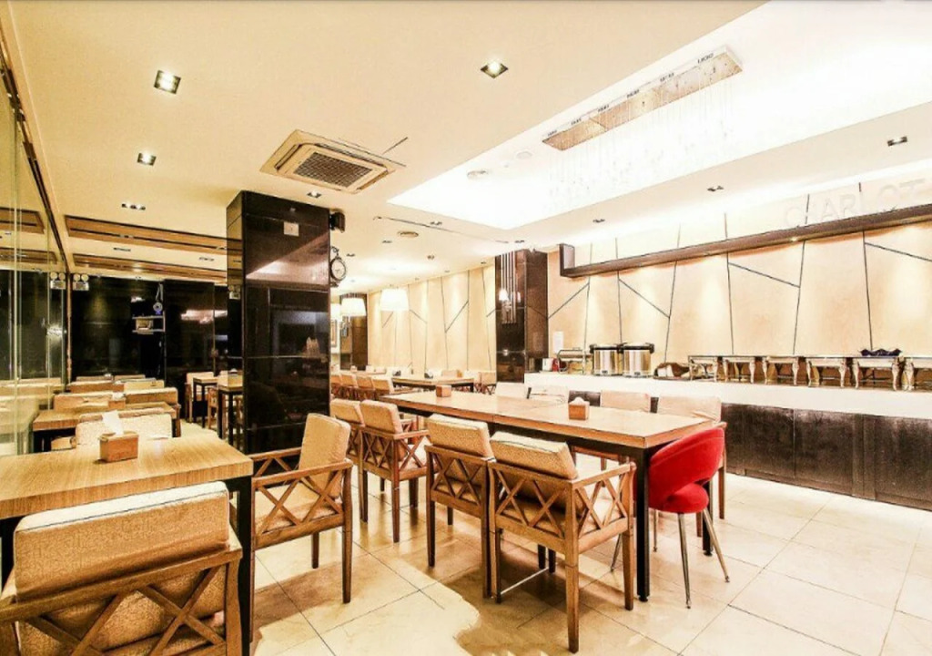 Charlot Castle Hotel