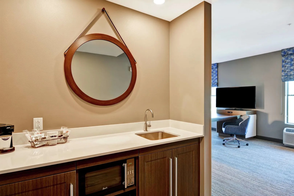Hampton Inn Suites Tucson Tech Park