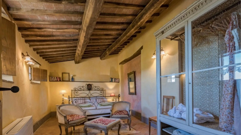 Beautiful Luxury Independent Villa With 13 Sleeps -prugnolo