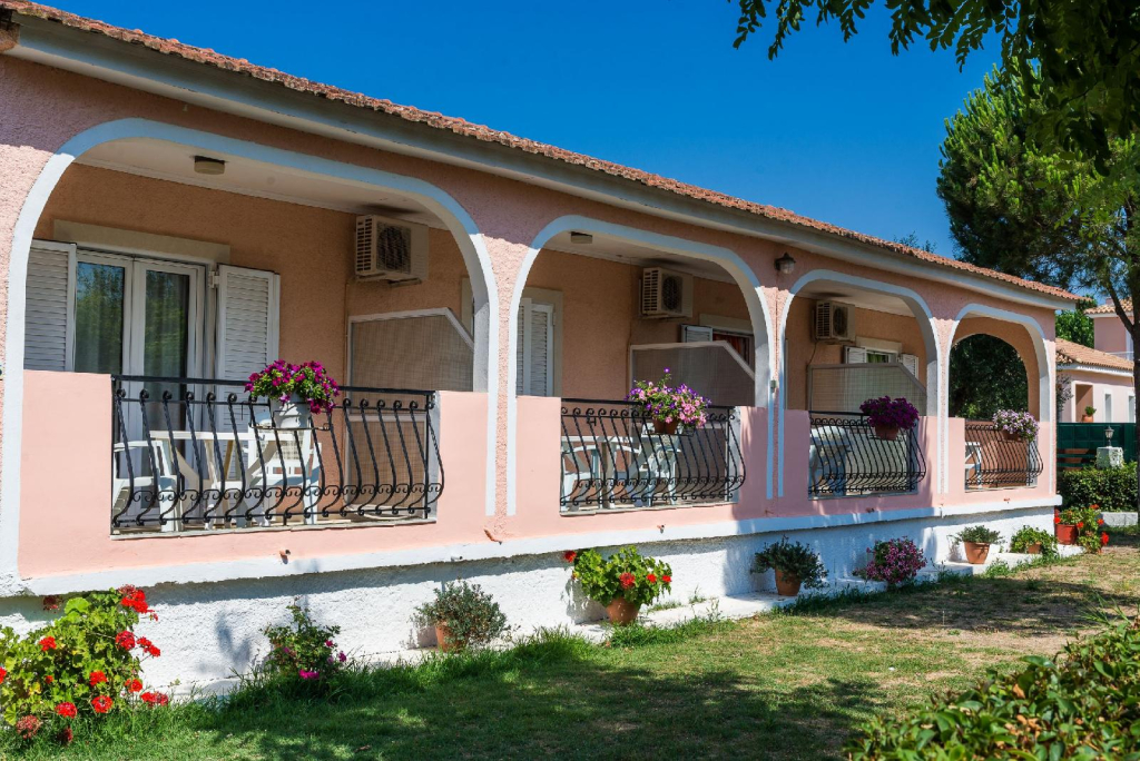 Roussas Apartments