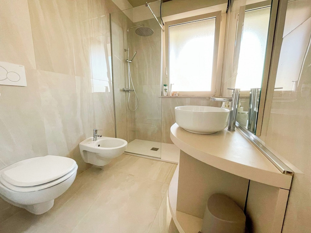 Mora Suite