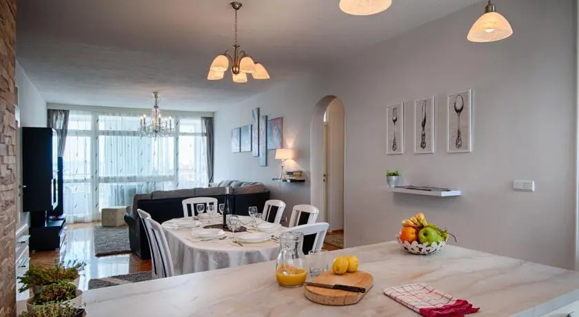 Leisure Apartment
