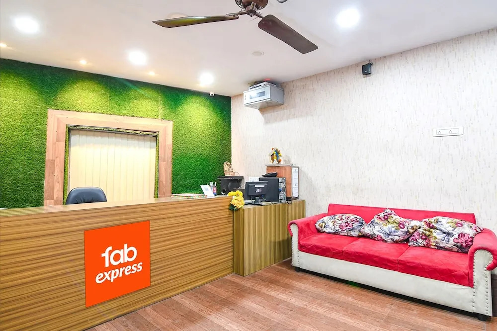FabHotel Vhyom Sky Palace