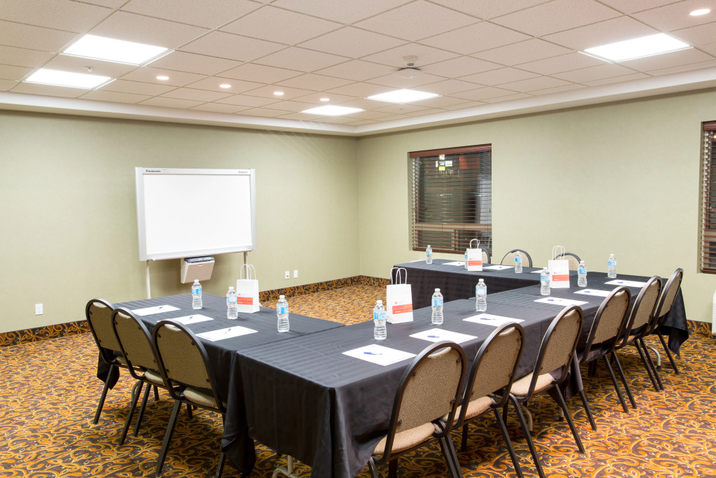 Holiday Inn Express & Suites Drayton Valley by IHG
