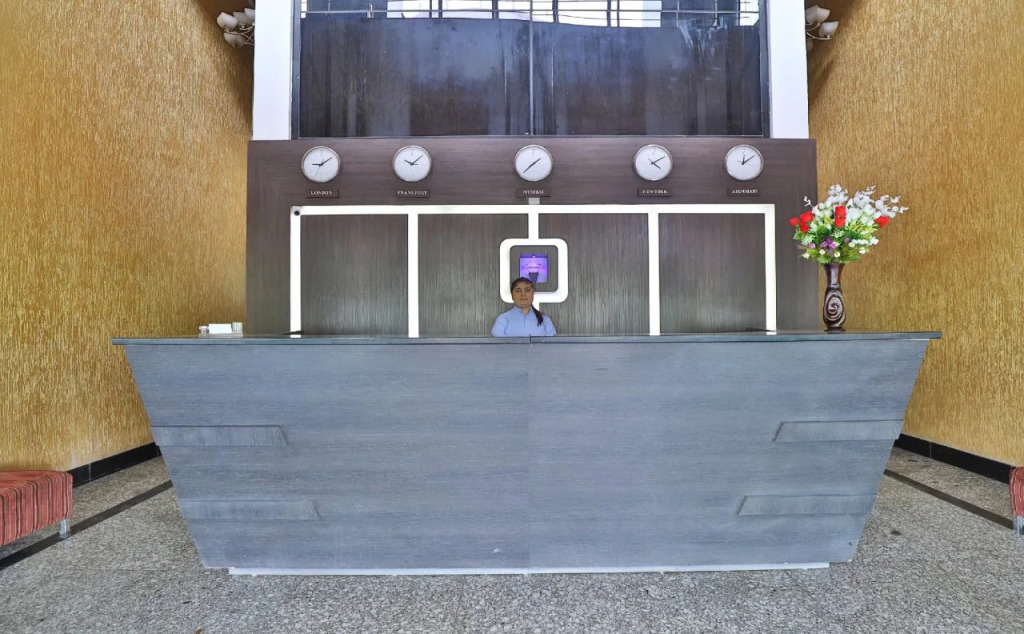 Super Townhouse Bharuch Near Railway Station Formerly Hotel Kohinoor
