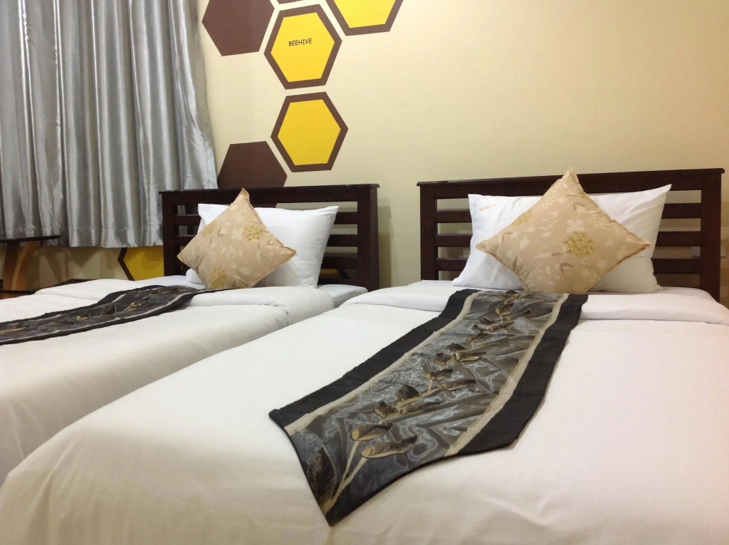 Beehive Patong Hostel