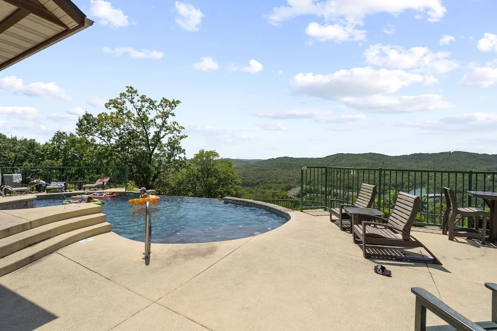 The Branson Stone Cliff Hideaway - 3 Min From Silver Dollar