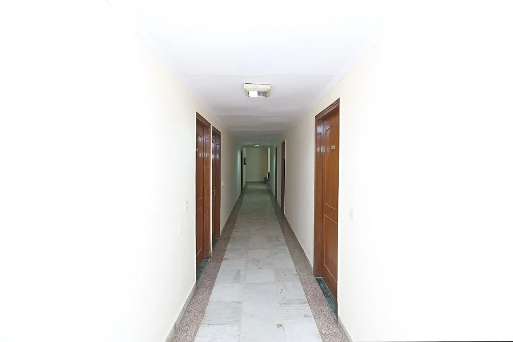 OYO 9585 Hotel Kavya Palace