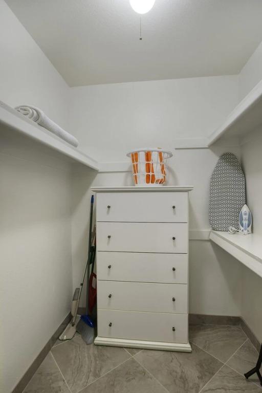206 Fully Furnished 1BR Suite-Prime Location! by RedAwning