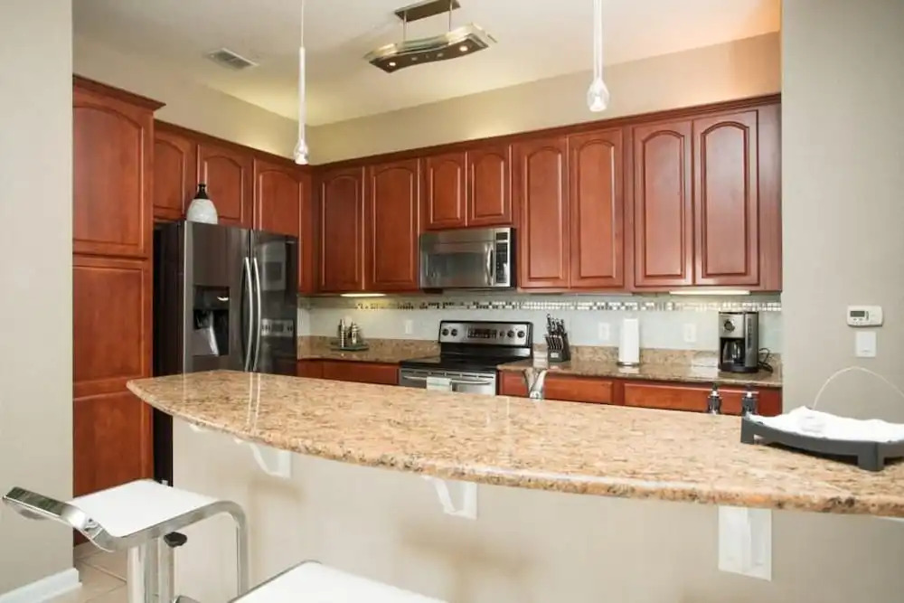 Lake View 3 Br Condo by RedAwning
