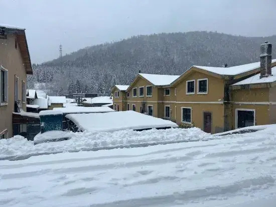Xuexiang Zhaolaoer Family Hotel(雪乡赵老二家庭旅馆)