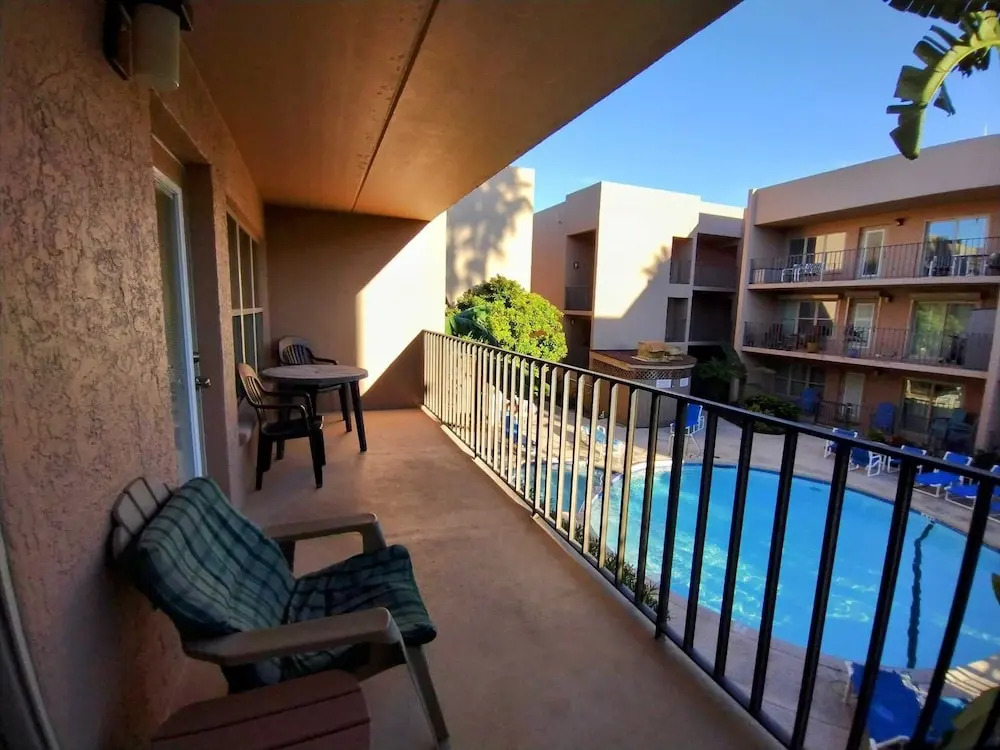 Beachview 208 Minium 2 Bedroom Condo by RedAwning