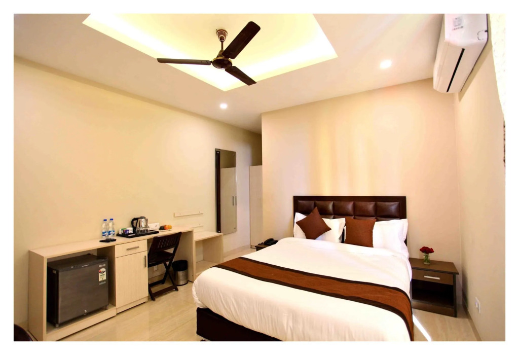 Hotel Nirvana Suites