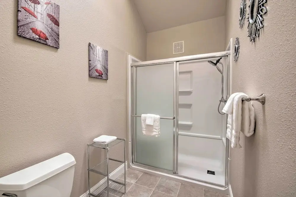Cozy + Deluxe Branson Condo w/ Covered Balcony