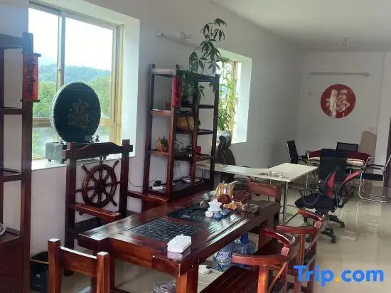 The House B&B