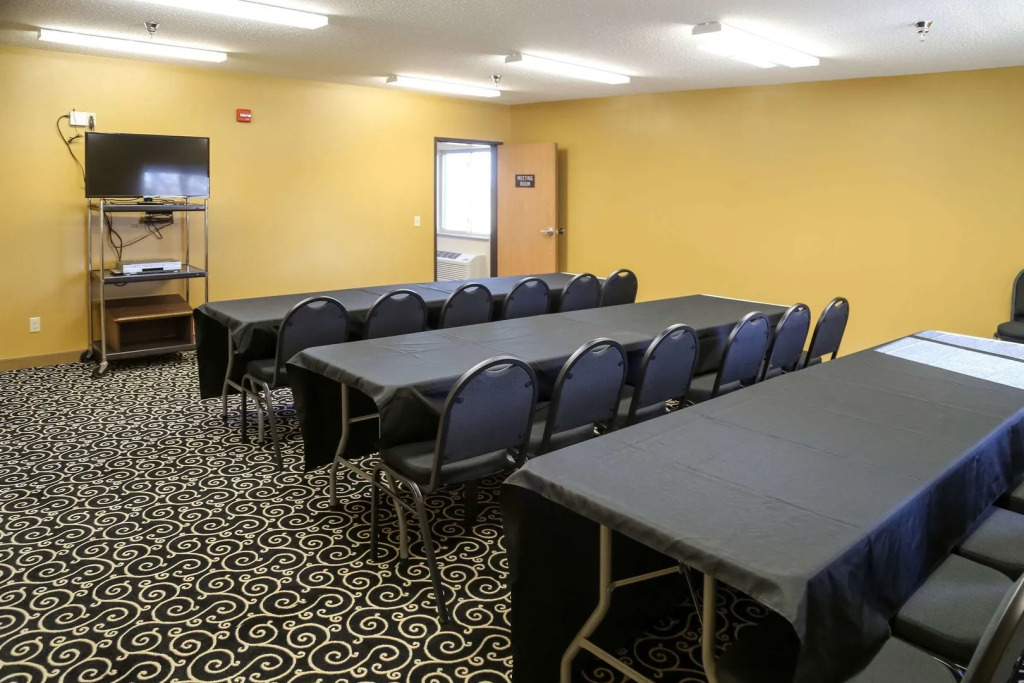 Quality Inn & Suites Watertown near Prairie Lakes Ice Arena