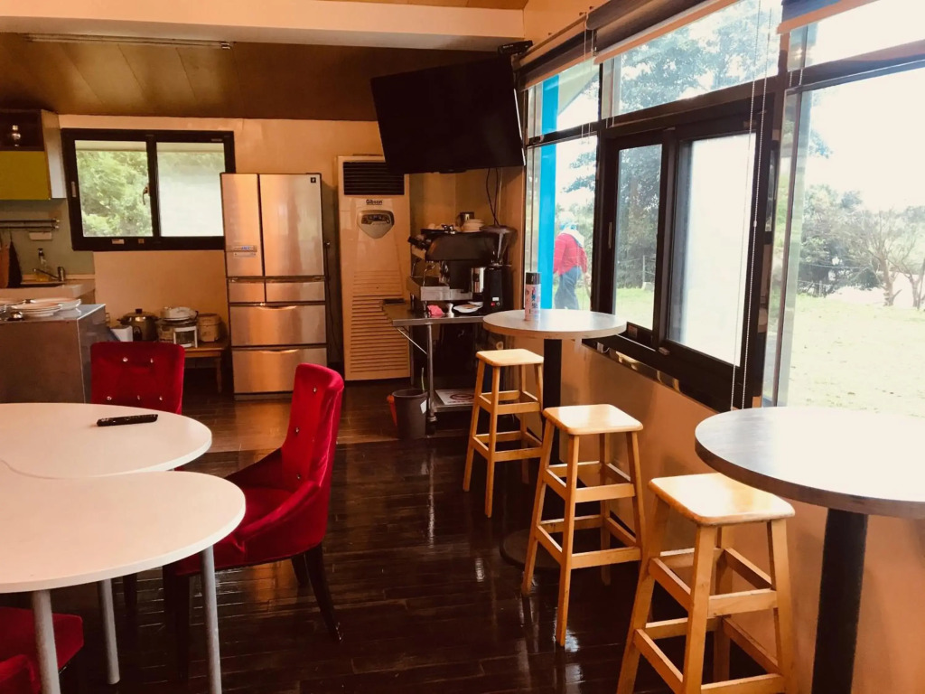 睡海邊-小木屋