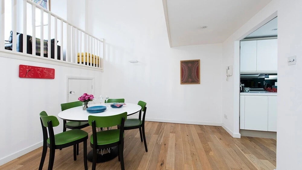 Sleek, Stylish 2BR Home in Shoreditch