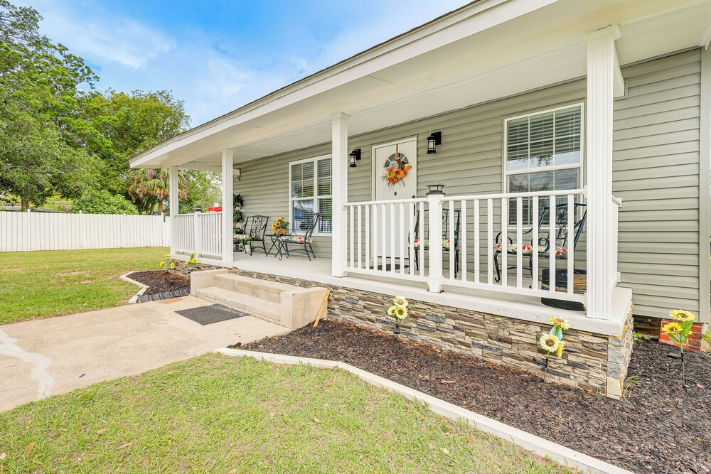 Pensacola Home on 1 Acre w/ Large Yard & Grill!