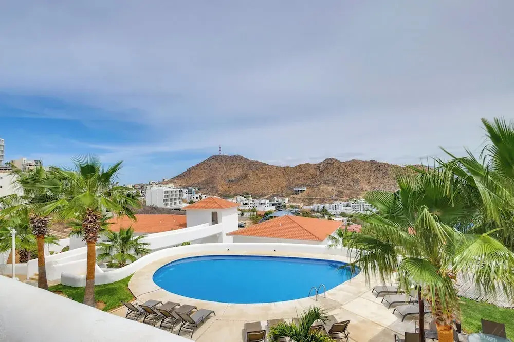 Chic Cabo Condo - Walk to Marina & Downtown!
