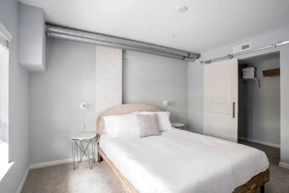 CozySuites TWO Stylish Apts Monument Cir