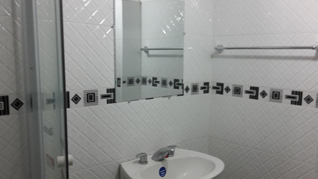 Hotel Media Luna santa marta