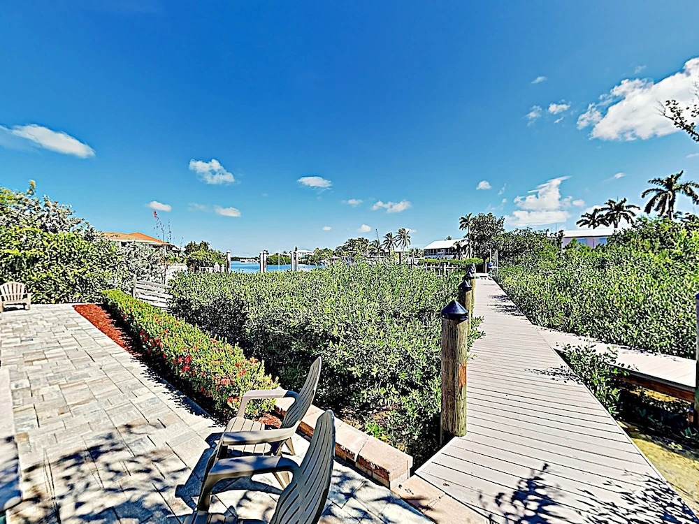 Modern Coco Plum W/ Pool, Hot Tub & Dock! 4 Bedroom Home