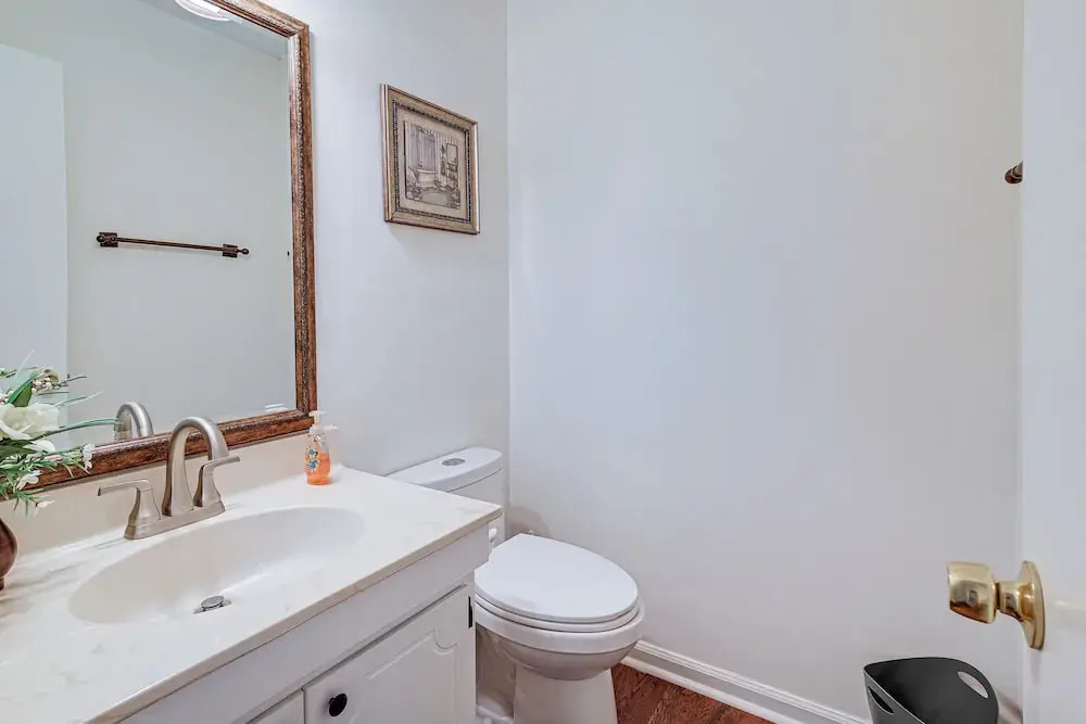 3 Mi to Surfside Beach & Pier: Townhome w/ Balcony