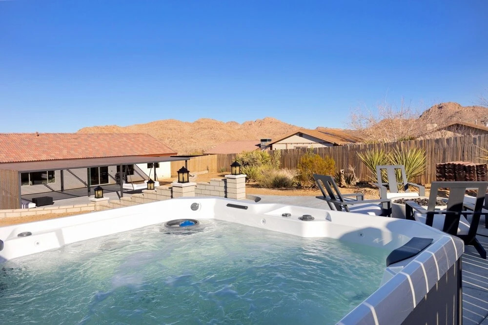 Of Wine & Gods - Hot Tub, Bbq And Fire Pit! 3 Bedroom Home by RedAwning