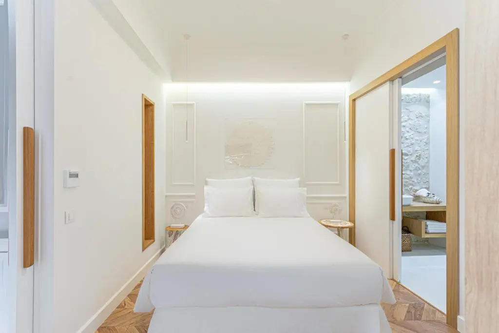 Chandakos 8 Design Apts