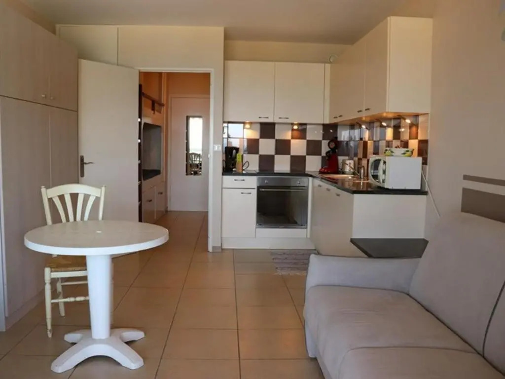 Appartement Cavalaire-sur-Mer, 1 pièce, 4 personnes - FR-1-100-184
