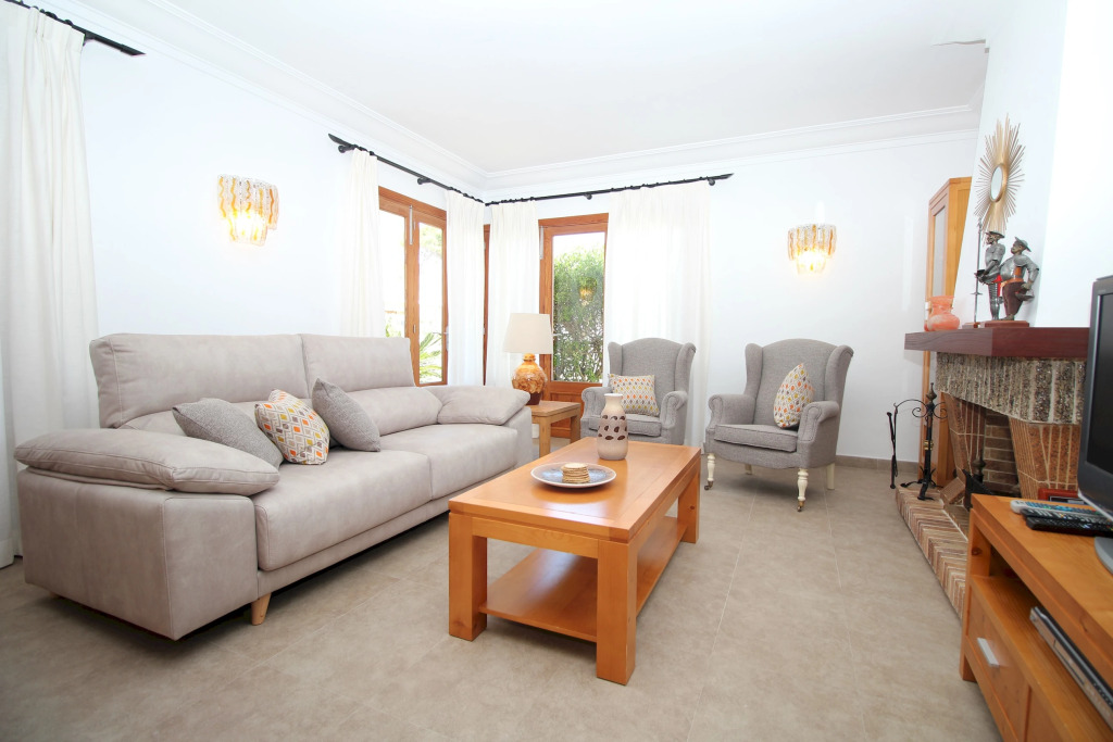 MARGARITA · Aircon, wifi, terrace, garden, 150m from the beach