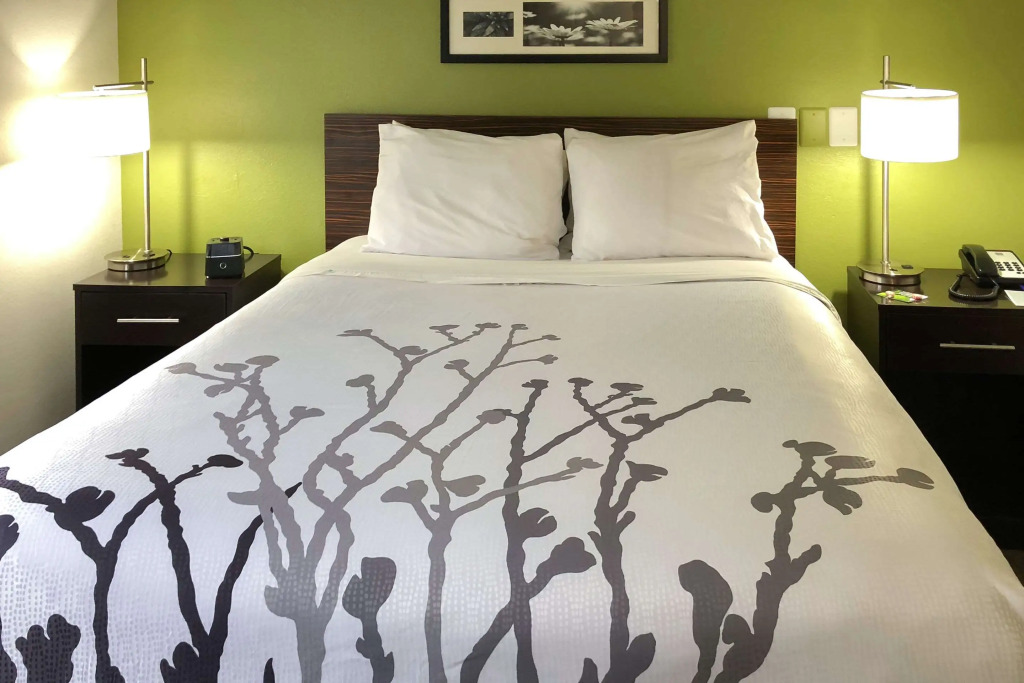 Days Inn by Wyndham McDonough