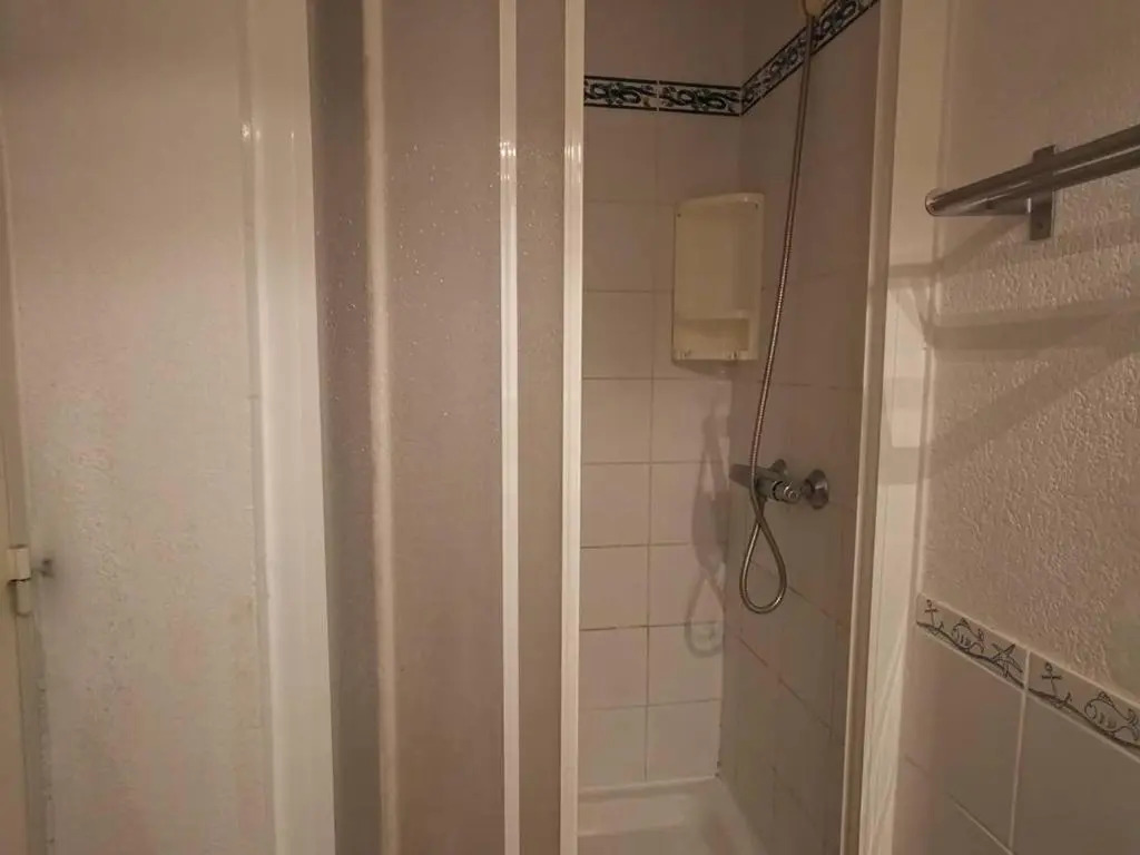 Villa rénovée climatisée avec piscine et parking proche mer - FR-1-607-107