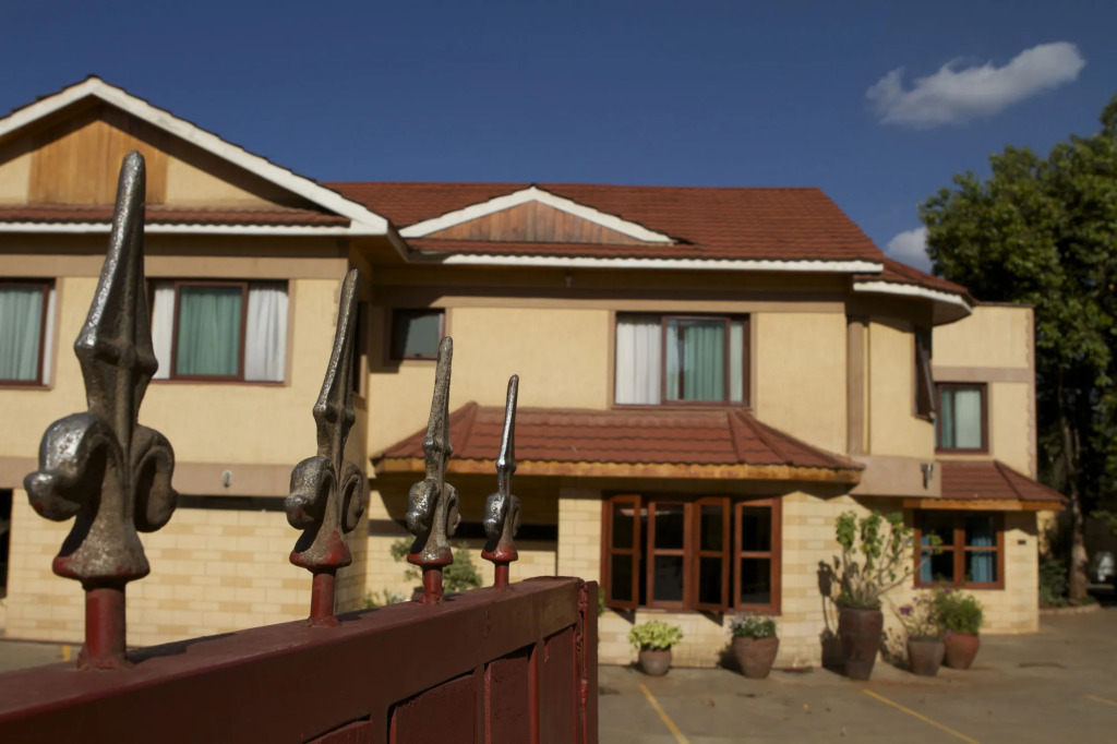 OSinkirri Hotel