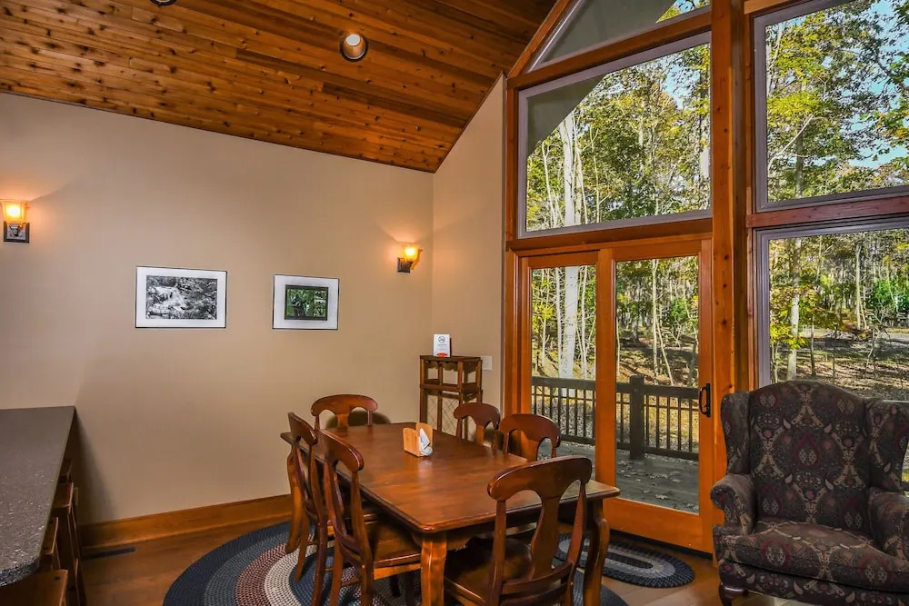 Trees, Breeze and Skis 3 Bedroom House