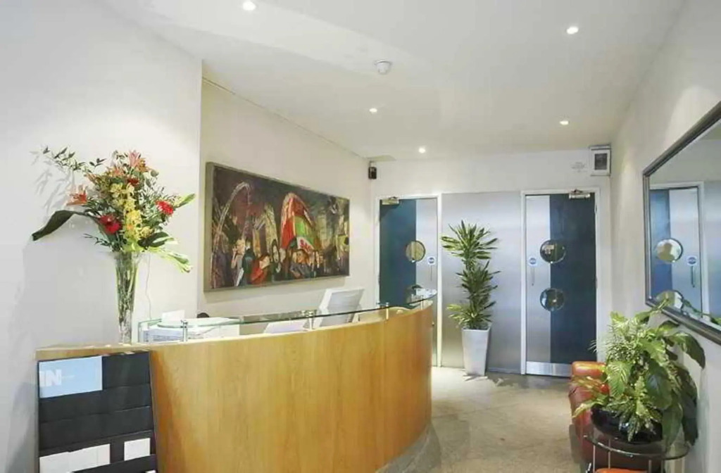 196 Bishopsgate Apartments by DMONTRIO