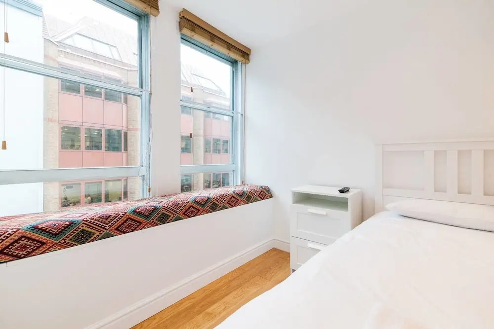 Bright New Flat Perfect Location!