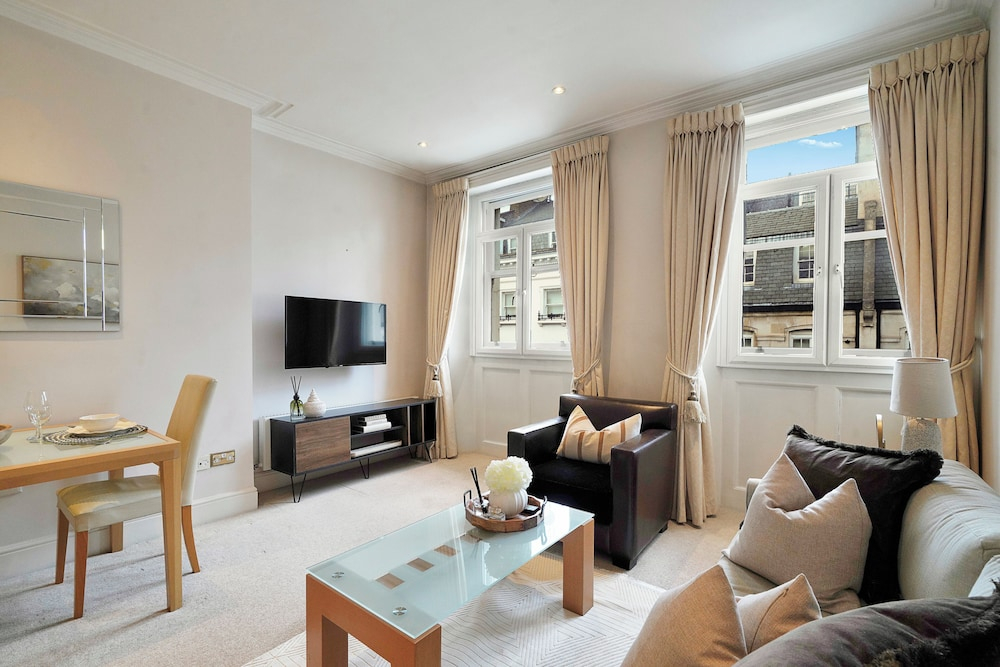 Hertford Flat 13