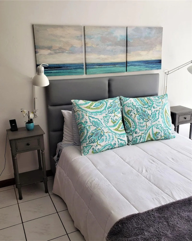 Brand NEW Studio 1 Block to Beach/lagoon
