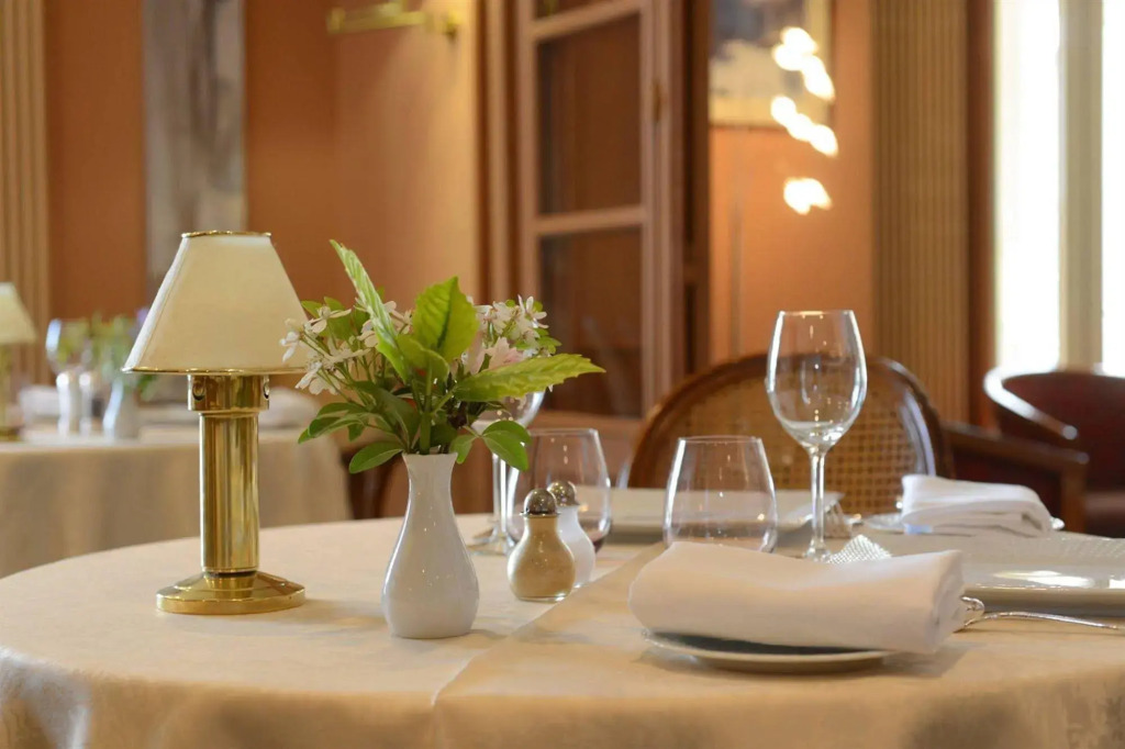 Logis Hôtel Restaurant Le Gue Du Holme