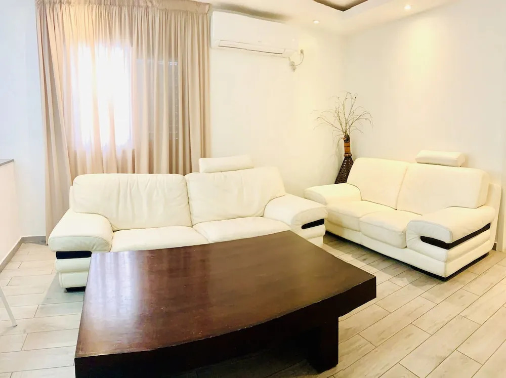 Royal Lea Apartmens