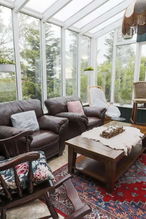 The Apartment - Öbbuhús